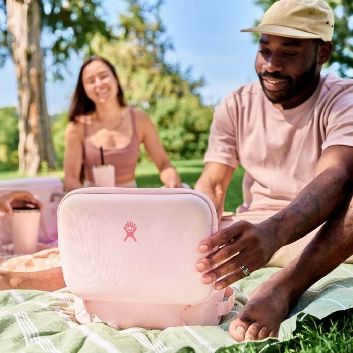 5-l-carry-outtm-lunch-box-n7 hf_s24_trillium_45_1.jpg