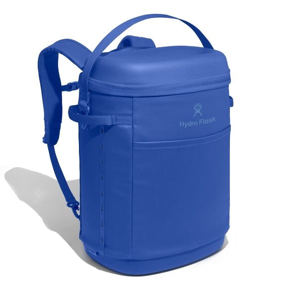 carryouttm-backpack-22-l-y1 18pco382_carryout_backpack_22l_capri_blue_angled_1.jpg