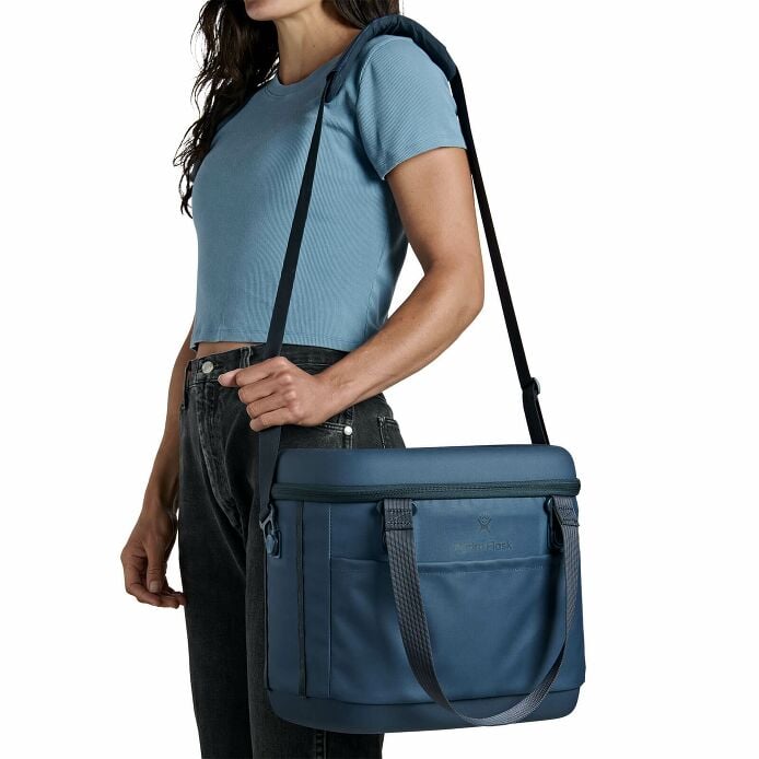 carryouttm-soft-cooler-15-l-k2 250815_hydro_s26_hb_14556_6.jpg