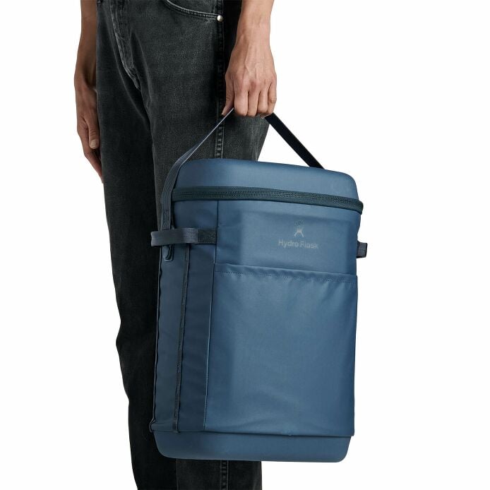carryouttm-backpack-22-l-y1 250815_hydro_s26_hb_14597_6.jpg