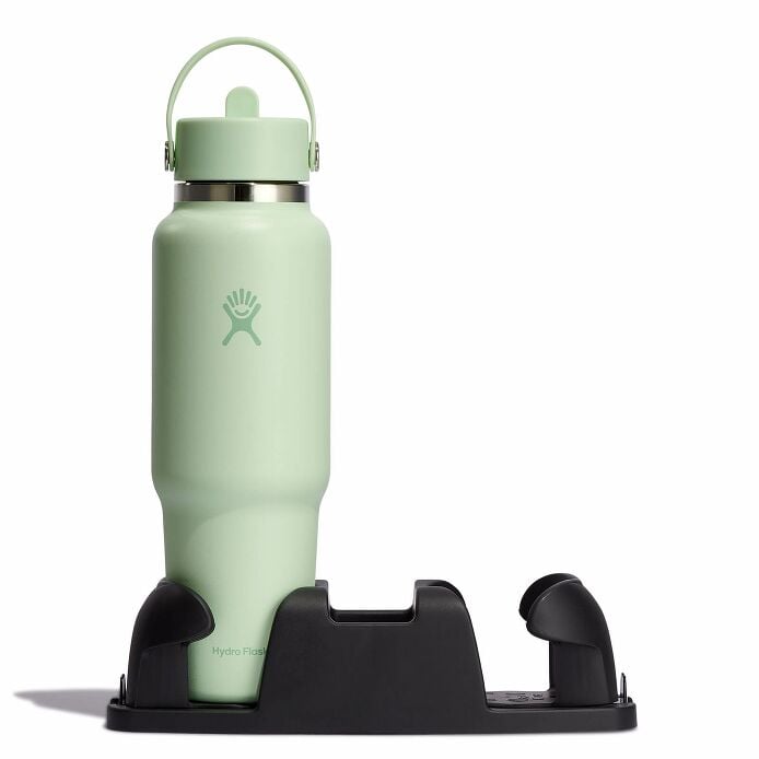 40-oz-travel-bottle-with-flex-straw-cap-c2 aloe-travel-bottle-in-cuplholder_3_3_1.jpg