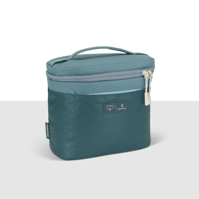 osprey-axis-x-hydro-flask-campus-essentials-bundle-g4 axisxhydroflask_s26_detail1_cascadeblue_10007249_1.jpg