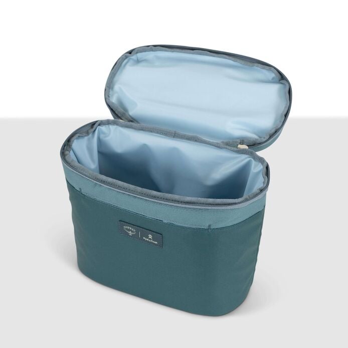 osprey-axis-x-hydro-flask-campus-essentials-bundle-g4 axisxhydroflask_s26_detail2_cascadeblue_10007249_1.jpg