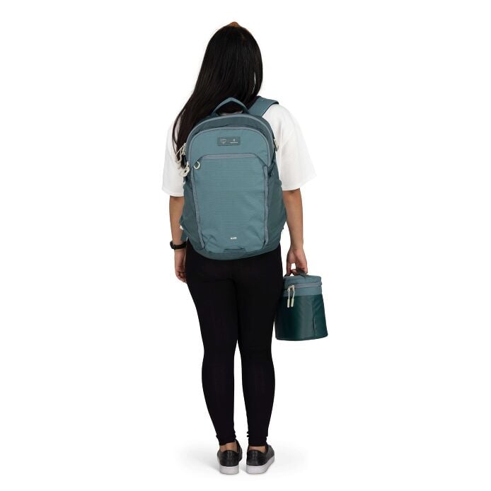 osprey-axis-x-hydro-flask-campus-essentials-bundle-g4 axisxhydroflask_s26_onbody3_cascadeblue_10007249_2.jpg