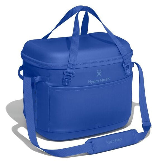 carryouttm-soft-cooler-30-l-r6 cpco382_carryout_cooler_30l_capri_blue_angled_1.jpg