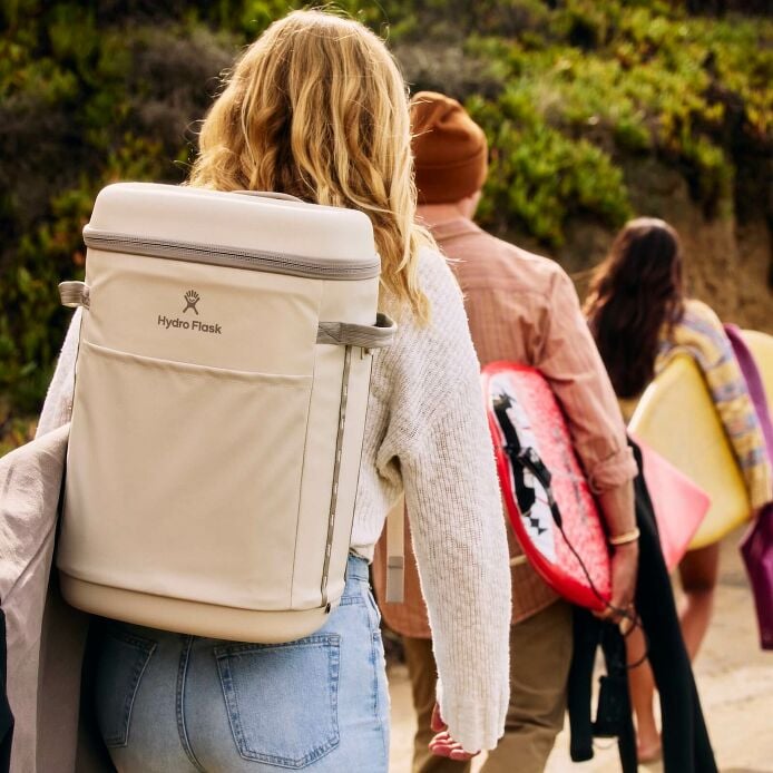 carryouttm-backpack-22-l-y1 hf_carryout_bouwer_d1_l1_torrey_pines_lifestyle_0974_2.jpg