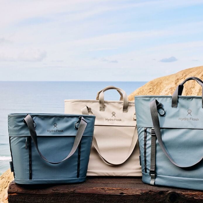 carryouttm-soft-cooler-tote-20-l-s7 hf_carryout_bouwer_d1_l1_torrey_pines_still_life_0055_9.jpg