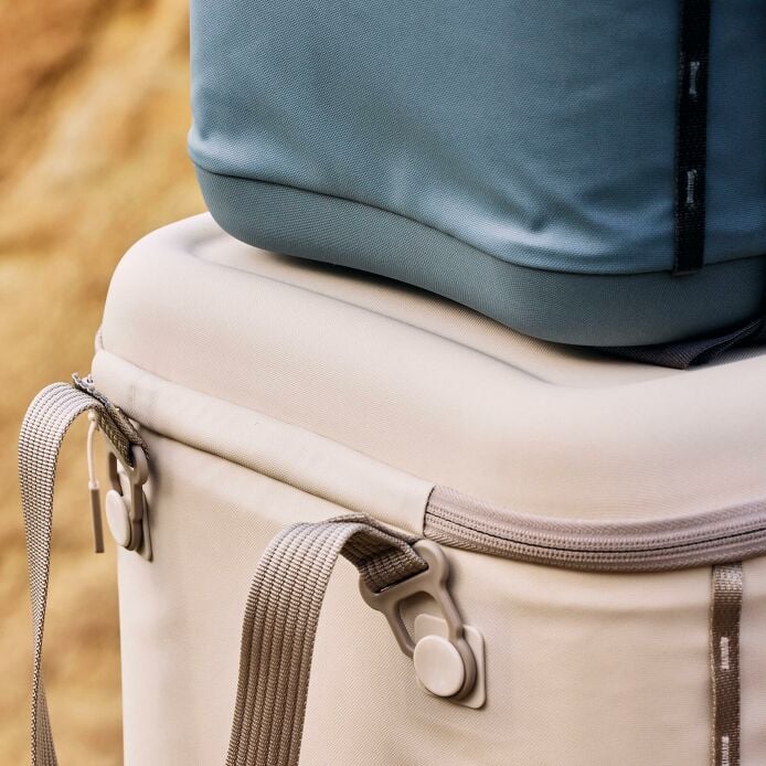 carryouttm-soft-cooler-30-l-r6 hf_carryout_bouwer_d1_l1_torrey_pines_still_life_0381_1_6.jpg