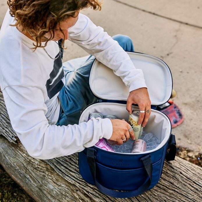 carryouttm-soft-cooler-15-l-k2 hf_carryout_bouwer_d2_l4_skate_park_6209_6.jpg