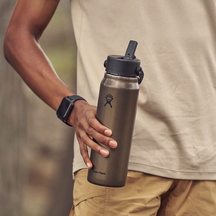32-oz-lightweight-flex-straw-bottle-k3 hf_s26_lightweight_mcinnis_6345_2_3.jpg
