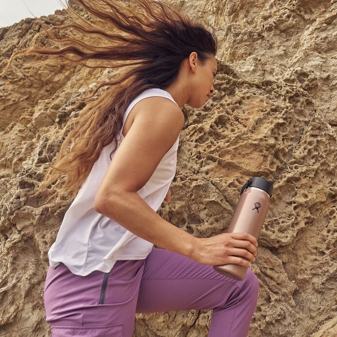 32-oz-lightweight-flex-straw-bottle-k3 hf_s26_lightweight_mcinnis_6946_1_3.jpg