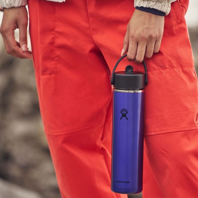 24-oz-lightweight-flex-straw-bottle-k3 hf_s26_lightweight_mcinnis_7443_3.jpg