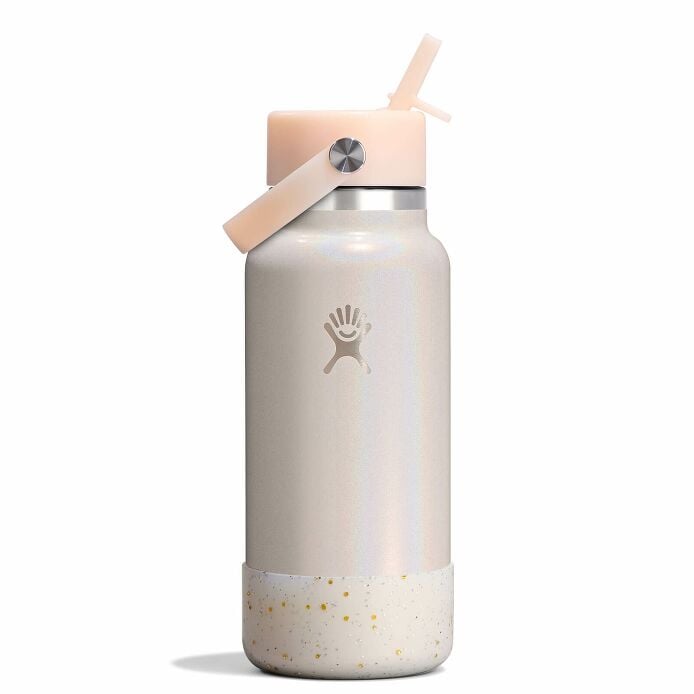 medium-boot-j6 le-f25w32-g-32-oz-wide-flex-straw-cap-glimmer-cream-straight-withboot_1_1_1.jpg