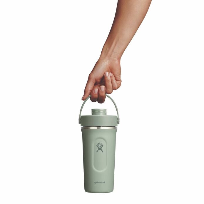 gym-bundle-f9 mxcc24374_24ozinsulatedshakerbottle_agave_hb_1.jpg